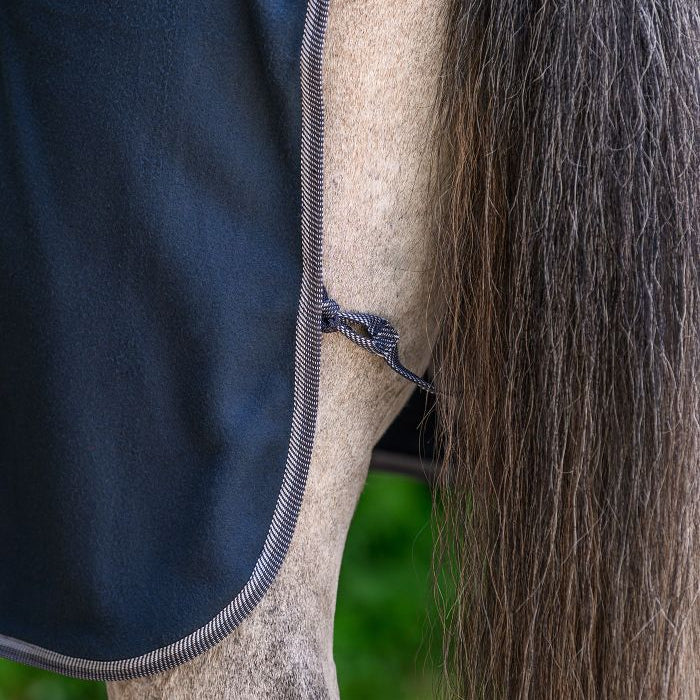 Cobija de Paseo Fleece WH Economic