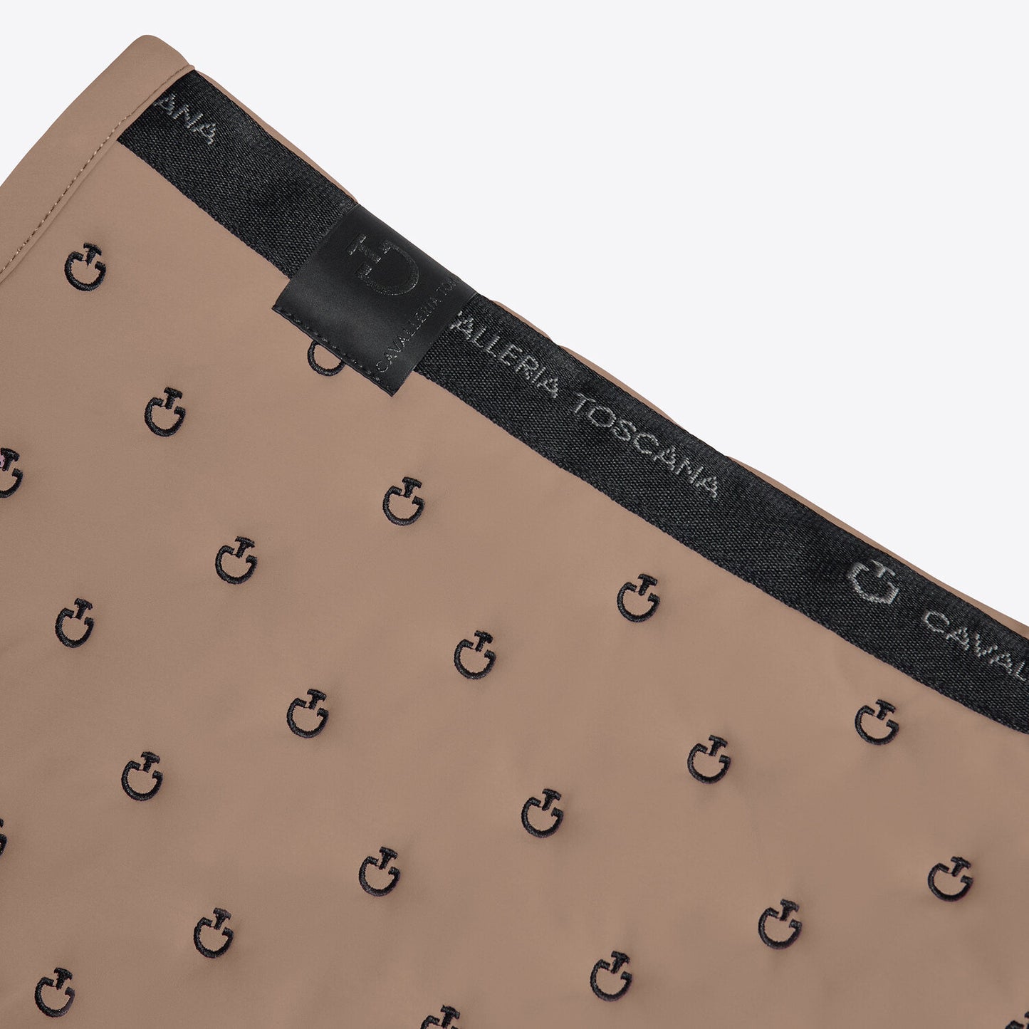 Mantilla VS Cavalleria Toscana CT Embroidery Quilted